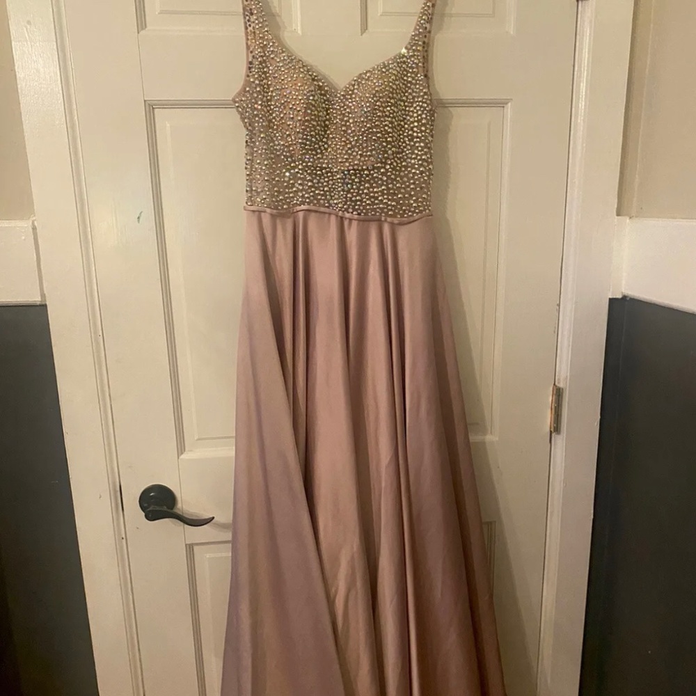 La Femme Formal Ball Gown Prom  Dress Size 8 Champagne Rhinestones Long